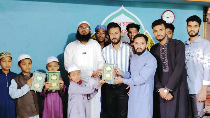 বগুড়ায় খালেদা জিয়ার রোগমুক্তি কামনায় দোয়া ও কুরআন খতম